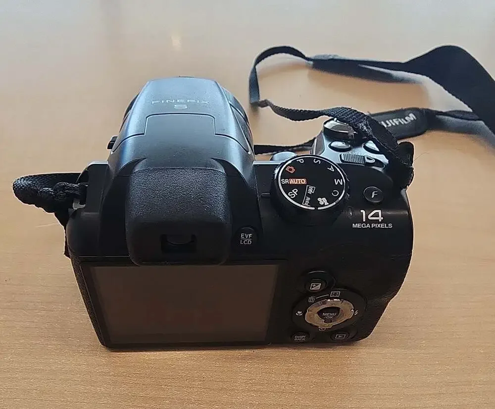Fujifilm FinePix S4430 14MP Digital Camera with Box and Manuals NOT TESTED!